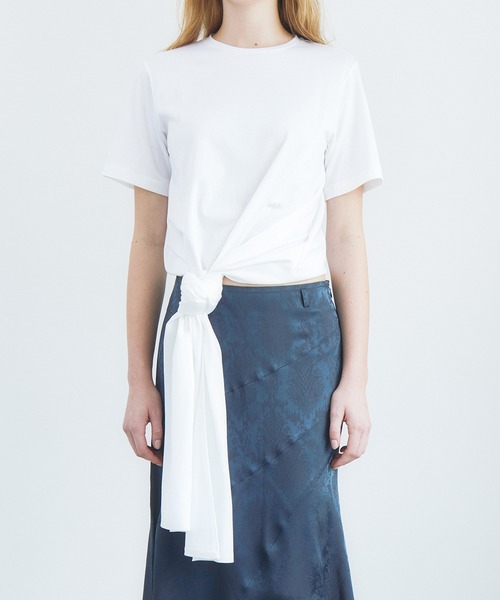 LE CIEL BLEU(ルシェルブルー)の「タイディテールTシャツ / Tie-Detail T-Shirt(Tシャツ/カットソー・レディース・チャコールグレー/オフホワイト・36)」の6枚目の写真