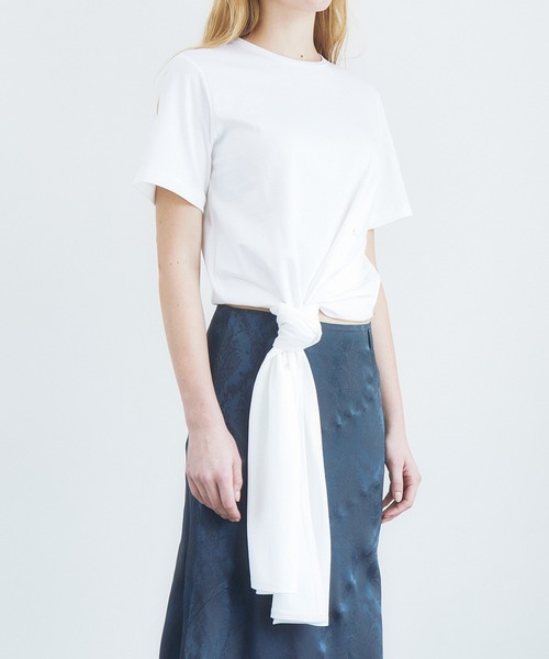 LE CIEL BLEU(ルシェルブルー)の「タイディテールTシャツ / Tie-Detail T-Shirt(Tシャツ/カットソー・レディース・チャコールグレー/オフホワイト・36)」の5枚目の写真