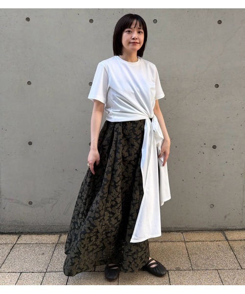 LE CIEL BLEU(ルシェルブルー)の「タイディテールTシャツ / Tie-Detail T-Shirt(Tシャツ/カットソー・レディース・チャコールグレー/オフホワイト/ブラック・36)」の20枚目の写真