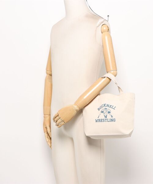 Ol' Basics(オールベーシックス)の「Ol' Basics(オール・ベーシックス) トートバッグ キャンバス レスリングイラスト カレッジロゴ プリント 鞄 BAG アメカジ メンズ レディース ユニセックス Sサイズ(トートバッグ・レディース・ナチュラル・FREE)」の6枚目の写真