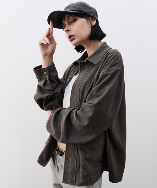 AIVER(アイバー)の「AIVER スエードライククラックピグメントシャツ(シャツ/ブラウス・メンズ・ブラック/アッシュブラウン・LARGE/MEDIUM/SMALL)」の1枚目の写真
