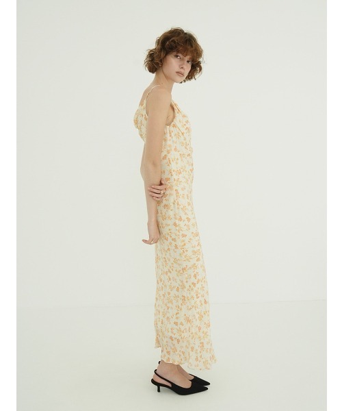 CLANE(クラネ)の「CLANE/クラネ/MABEL FLOWER DRAPE CAMI ONEPIECE(ワンピース・レディース・ブラック/オレンジ・1)」の3枚目の写真