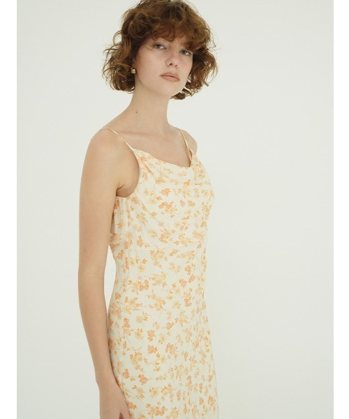 CLANE(クラネ)の「CLANE/クラネ/MABEL FLOWER DRAPE CAMI ONEPIECE(ワンピース・レディース・ブラック/オレンジ・1)」の7枚目の写真