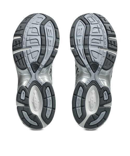 ASICS(アシックス)の「ASICS GEL-1130(アシックス ゲル1130)(スニーカー・メンズ・グレー系/シルバー系・23cm/24.5cm/24cm/23.5cm/25cm/26.5cm/26cm/29cm/25.5cm/28.5cm/28cm/27.5cm/27cm)」の11枚目の写真
