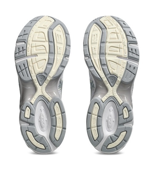 ASICS(アシックス)の「ASICS GEL-1130(アシックス ゲル1130)(スニーカー・メンズ・グレー系/シルバー系・23cm/24.5cm/24cm/23.5cm/25cm/26.5cm/26cm/29cm/25.5cm/28.5cm/28cm/27.5cm/27cm)」の9枚目の写真