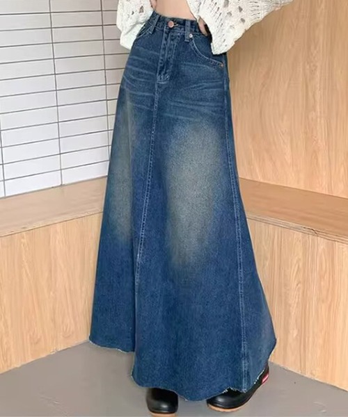 GLAMOROUS JANE(グラマラスジェーン)の「裾切りっぱなしデニムミディSK(デニムスカート・レディース・ブルー・L/M)」の1枚目の写真