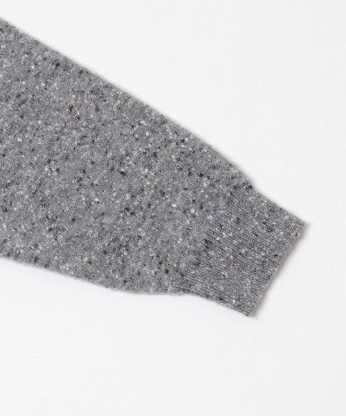 URBAN RESEARCH(アーバンリサーチ)の「new basic SPONGY NEP V-NECK KNIT(ニット/セーター・レディース・グレー/ベージュ・FREE)」の5枚目の写真