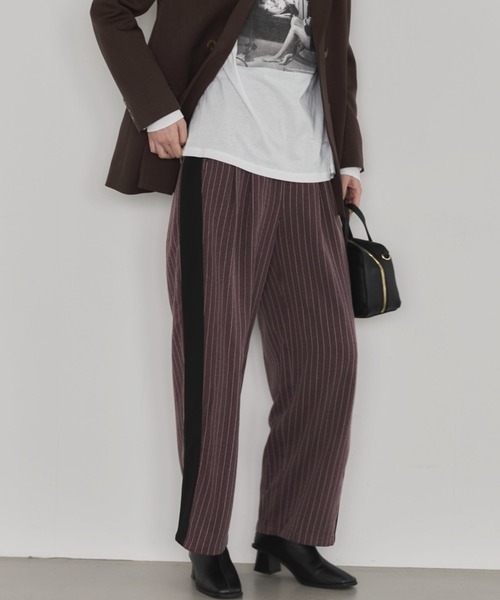 Doux archives（ドゥアルシーヴ）の「【ZOZO先行予約】異素材切替ピンストライプパンツ（その他パンツ・レディース・ベージュ/ワインレッド/グレー・FREE）」の20枚目の写真