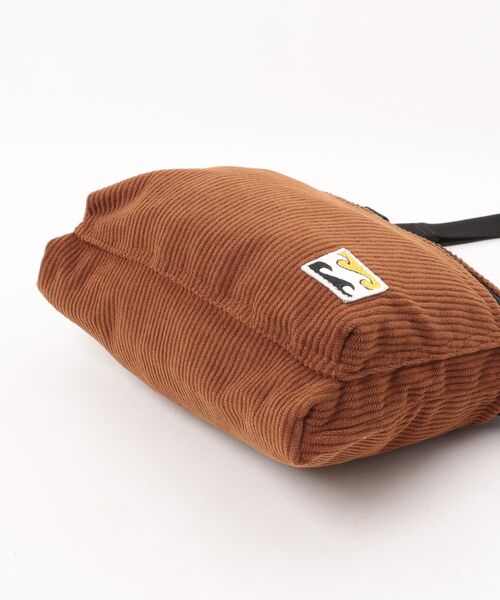 BILLABONG(ビラボン)の「BILLABONG メンズ CORDUROY SACOCHE ショルダーバッグ 【2026年秋冬モデル】(ショルダーバッグ・メンズ・ブラウン/ブラック・FREE)」の5枚目の写真