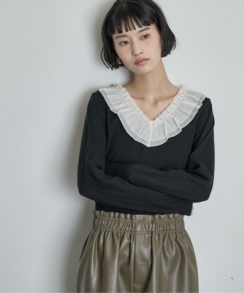 THE YOn(ザヨン)の「シアーフリル襟Vネックプルオーバー(Tシャツ/カットソー・レディース・ブラック/アイボリー/チャコールグレー・FREE)」の20枚目の写真