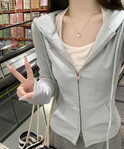 AMAJI（アマジ）の「ホルターネック フード付き ダブルジップ フェイクレイヤード長袖Tシャツ（Tシャツ/カットソー・レディース・ライトブルー/ライトピンク・LARGE/X-LARGE/SMALL/MEDIUM）」の3枚目の写真