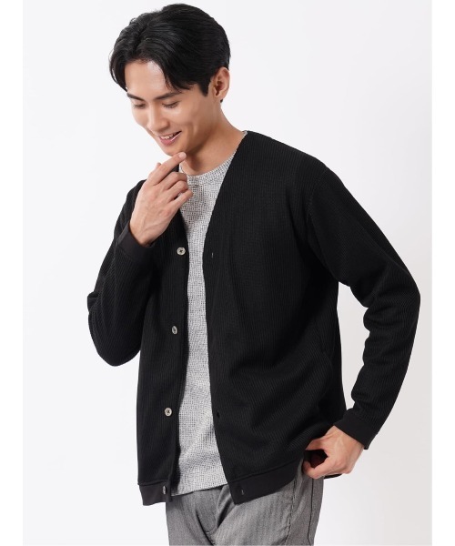 TAKA-Q(タカキュー)の「カーディガン メンズ 長袖 Vネック ボタン カットアウター ややゆったり ジャガード ラッセル(カーディガン/ボレロ・メンズ・ブラウン/ブラック・LARGE/X-LARGE/MEDIUM)」の1枚目の写真