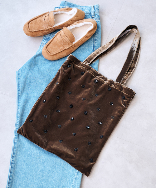 U by SPICK&SPAN(ユーバイスピックアンドスパン)の「UBY ビジューベロアトートバッグ(トートバッグ・レディース・カーキ/ピンク/チャコールグレー/ネイビー・FREE)」の2枚目の写真