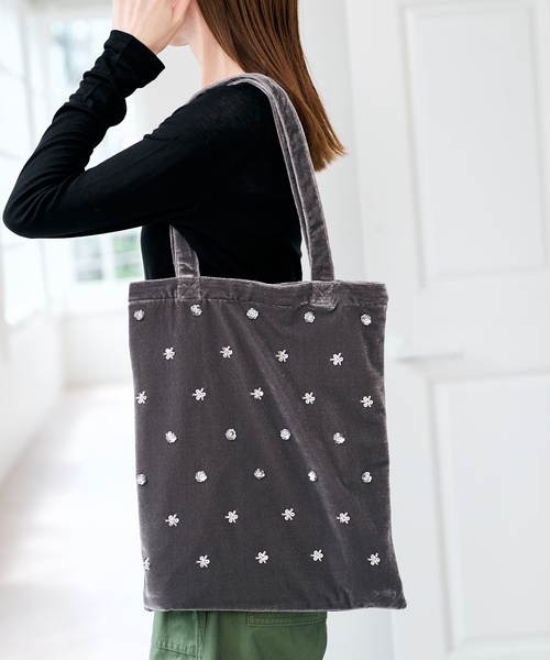 U by SPICK&SPAN(ユーバイスピックアンドスパン)の「UBY ビジューベロアトートバッグ(トートバッグ・レディース・カーキ/ピンク/チャコールグレー/ネイビー・FREE)」の5枚目の写真