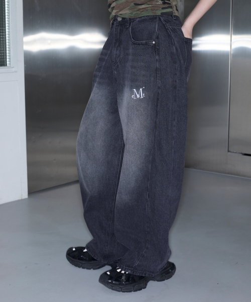 MUCENT(ムセント)の「ペンタサイドピンタックデニムパンツ 男女共用 (2カラー)(デニムパンツ・レディース・ブラック系その他3・#20)」の2枚目の写真