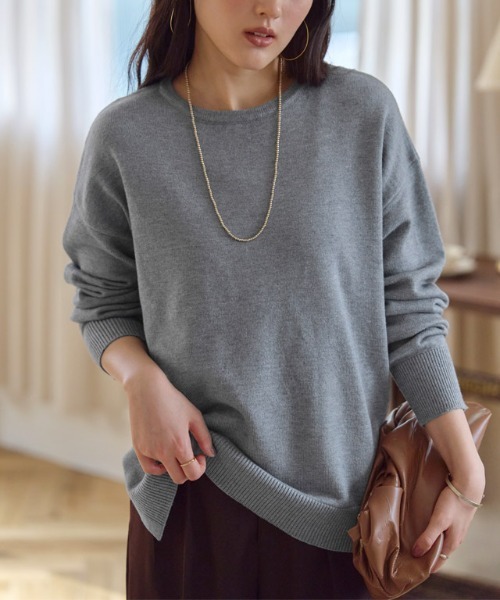 Pierrot（ピエロ）の「クルーネックプレミアムカシミヤタッチスリットオーバーニット（ニット/セーター・レディース・ダークブラウン/アイボリー/ブラック/ロイヤルブルー/チャコール・M/L/LL）」の8枚目の写真