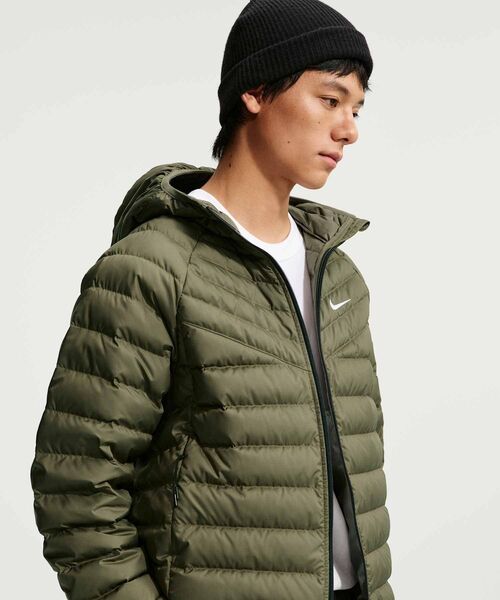 NIKE(ナイキ)の「ナイキ ウィンドランナー メンズ ライトウェイト ダウン マイクロチャネル ジャケット / Nike Windrunner Men's Lightweight Down Microchannel Jacket JA0742-222 Medium Olive(ダウンジャケット/コート・メンズ・オリーブ・S/L/M/2XL)」の6枚目の写真