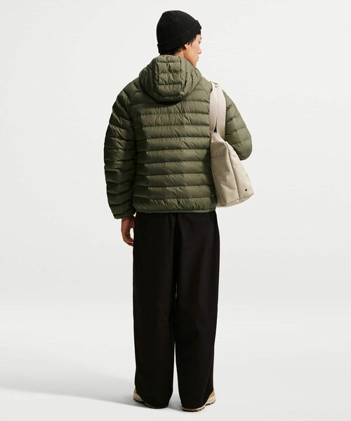 NIKE(ナイキ)の「ナイキ ウィンドランナー メンズ ライトウェイト ダウン マイクロチャネル ジャケット / Nike Windrunner Men's Lightweight Down Microchannel Jacket JA0742-222 Medium Olive(ダウンジャケット/コート・メンズ・オリーブ・S/L/M/2XL)」の2枚目の写真