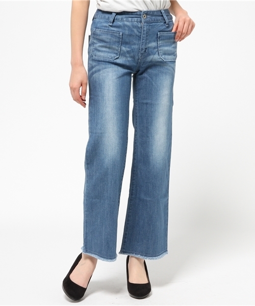 IEDIT（イディット）の「【股下丈が選べる】ミルブロウズ　ひかえめフレアーがちょうどいいヴィンテージライクワイドデニムパンツ　（デニムパンツ・レディース・ライトブルー/ブルー・1/6/10/7/2/8/3/4/9/5）」の18枚目の写真