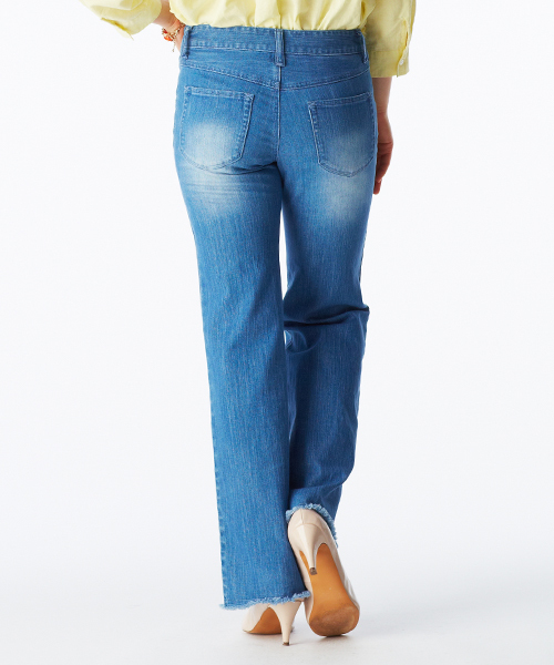 IEDIT（イディット）の「【股下丈が選べる】ミルブロウズ　ひかえめフレアーがちょうどいいヴィンテージライクワイドデニムパンツ　（デニムパンツ・レディース・ライトブルー/ブルー・1/6/10/7/2/8/3/4/9/5）」の14枚目の写真