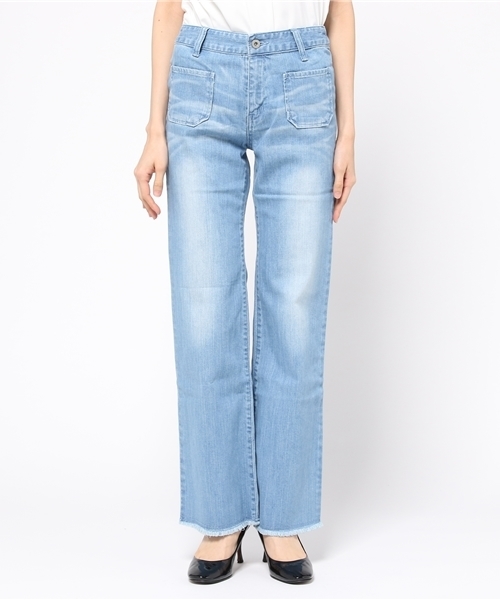 IEDIT（イディット）の「【股下丈が選べる】ミルブロウズ　ひかえめフレアーがちょうどいいヴィンテージライクワイドデニムパンツ　（デニムパンツ・レディース・ライトブルー/ブルー・1/6/10/7/2/8/3/4/9/5）」の3枚目の写真