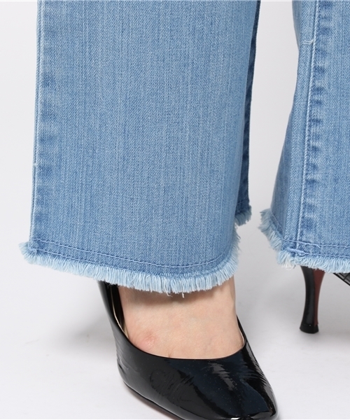 IEDIT（イディット）の「【股下丈が選べる】ミルブロウズ　ひかえめフレアーがちょうどいいヴィンテージライクワイドデニムパンツ　（デニムパンツ・レディース・ライトブルー/ブルー・1/6/10/7/2/8/3/4/9/5）」の9枚目の写真