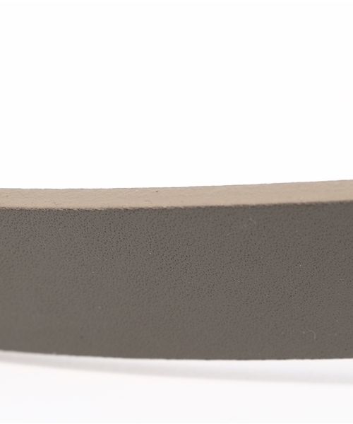 FIGARO Paris(フィガロパリ)の「ARRON オモテガワ マルバックル ベルト(ベルト・レディース・グレー・80)」の2枚目の写真