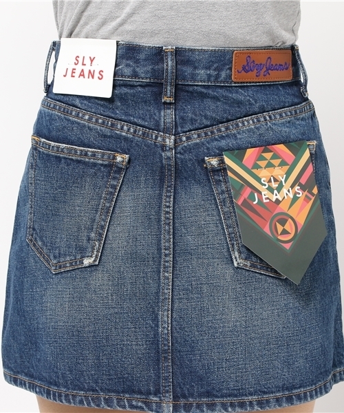 SLY（スライ）の「【ViVi 9月号掲載】WOLT HW S/SK-A（デニムスカート・レディース・ブルー・0/1/2）」の6枚目の写真