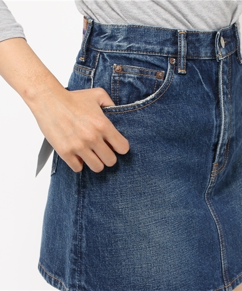 SLY（スライ）の「【ViVi 9月号掲載】WOLT HW S/SK-A（デニムスカート・レディース・ブルー・0/1/2）」の7枚目の写真