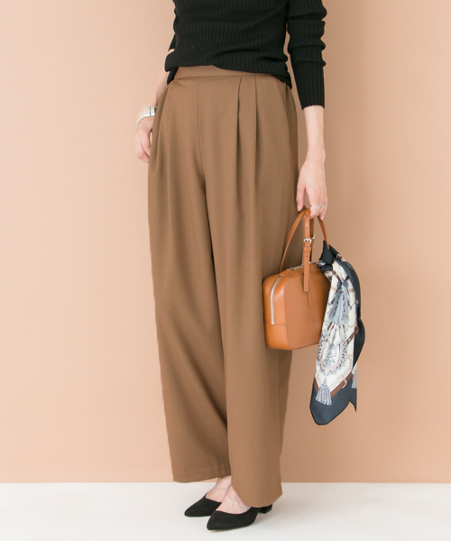 美品　アーバンリサーチ　ブライトサージタックワイドパンツ　　オフベージュ　36　11，880円　doors好きにも URBAN RESEARCH（アーバンリサーチ）の「UR ブライトサージタック