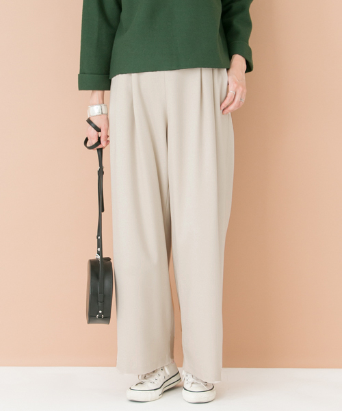 URBAN RESEARCH(アーバンリサーチ)の「UR ブライトサージタックワイドパンツ(その他パンツ・レディース・ライトベージュ/ライトグレー/キャメル・38/36)」の3枚目の写真