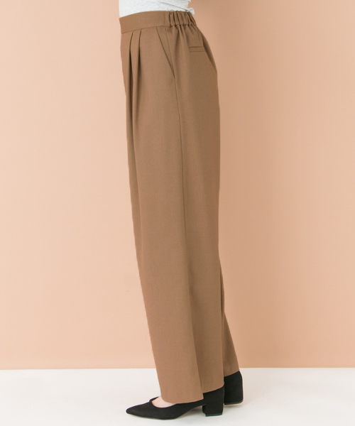 URBAN RESEARCH(アーバンリサーチ)の「UR ブライトサージタックワイドパンツ(その他パンツ・レディース・ライトベージュ/ライトグレー/キャメル・38/36)」の8枚目の写真