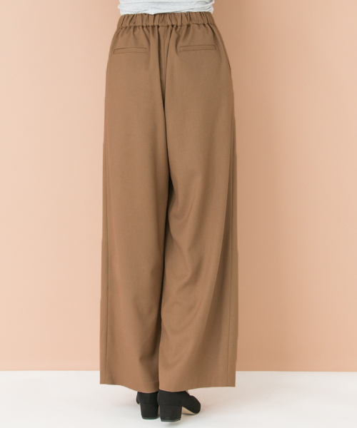 URBAN RESEARCH(アーバンリサーチ)の「UR ブライトサージタックワイドパンツ(その他パンツ・レディース・ライトベージュ/ライトグレー/キャメル・38/36)」の9枚目の写真