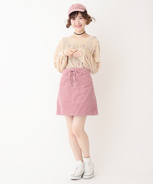 one after another NICE CLAUP(ワンアフターアナザーナイスクラップ)の「刺しゅう*ベロアVネックプルオーバー(Tシャツ/カットソー・レディース・ピンク/アイボリー/ブラック・FREE)」の17枚目の写真