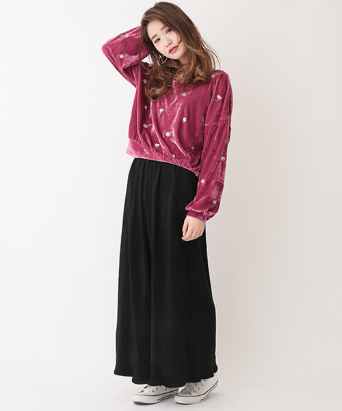 one after another NICE CLAUP(ワンアフターアナザーナイスクラップ)の「刺しゅう*ベロアVネックプルオーバー(Tシャツ/カットソー・レディース・ピンク/アイボリー/ブラック・FREE)」の19枚目の写真