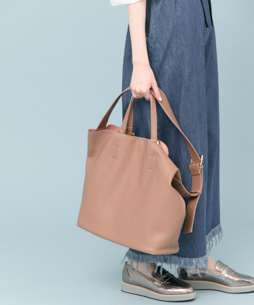 KBF（ケイビーエフ）の「KBF　2WAYトートバッグ（トートバッグ・レディース・ピンクベージュ/ライトグレー/ブラック・ONE）」の14枚目の写真