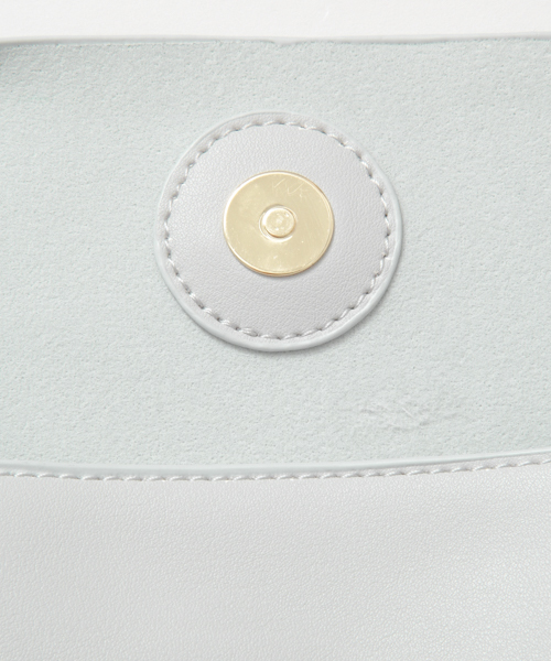 KBF（ケイビーエフ）の「KBF　2WAYトートバッグ（トートバッグ・レディース・ピンクベージュ/ライトグレー/ブラック・ONE）」の4枚目の写真