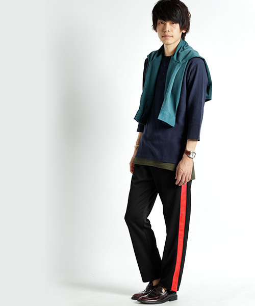 MONO-MART（モノマート）の「テーパードシルエットラインパンツ セミワイド トラックパンツ（その他パンツ・メンズ・ブラック/ブラック×レッド/パープル系その他/ブラック×ゴールド・FREE）」の19枚目の写真