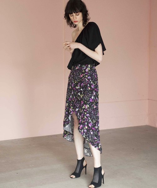 Kalen  BANNER BARRETT（カレンバナーバレット）の「BRUSH PRINT WRAP SKIRT/ブラッシュプリント　アシンメトリーラップスカート（スカート・レディース・ブルー/ブラック・36/38）」の9枚目の写真