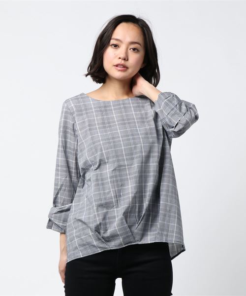 LBC（エルビーシー）の「フロントタックTブラウス      （シャツ/ブラウス・レディース・ホワイト/ブラック/ネイビー・MEDIUM/LARGE）」の8枚目の写真