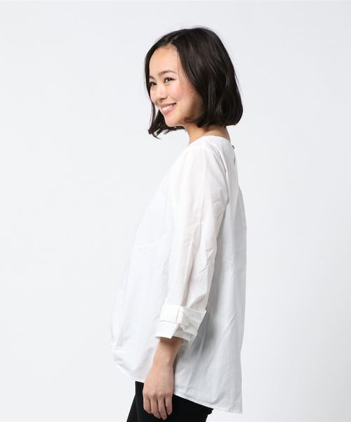 LBC（エルビーシー）の「フロントタックTブラウス      （シャツ/ブラウス・レディース・ホワイト/ブラック/ネイビー・MEDIUM/LARGE）」の4枚目の写真