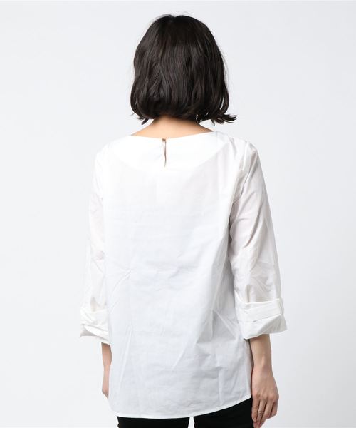 LBC（エルビーシー）の「フロントタックTブラウス      （シャツ/ブラウス・レディース・ホワイト/ブラック/ネイビー・MEDIUM/LARGE）」の5枚目の写真