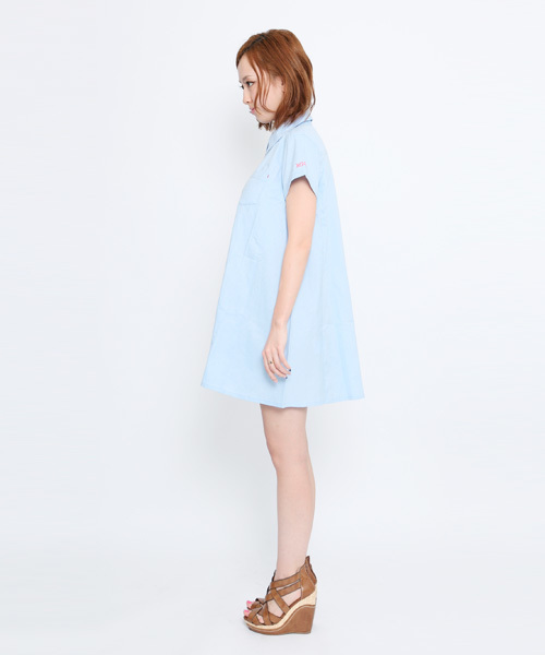 X-girl(エックスガール)の「CIRCULAR SHIRT DRESS(ワンピース・レディース・ホワイト/ブラック/ライトブルー・1/2)」の4枚目の写真
