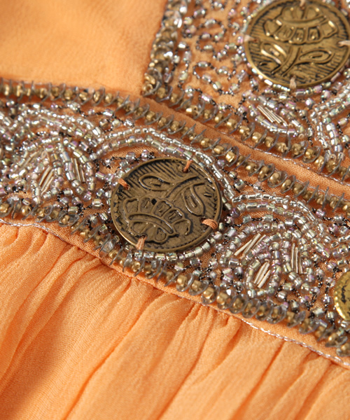 green label relaxing(グリーンレーベルリラクシング)の「INDIA ムナモト/ビーズ ワンピース(ワンピース・レディース・ブラック/シャーベット・FREE)」の5枚目の写真