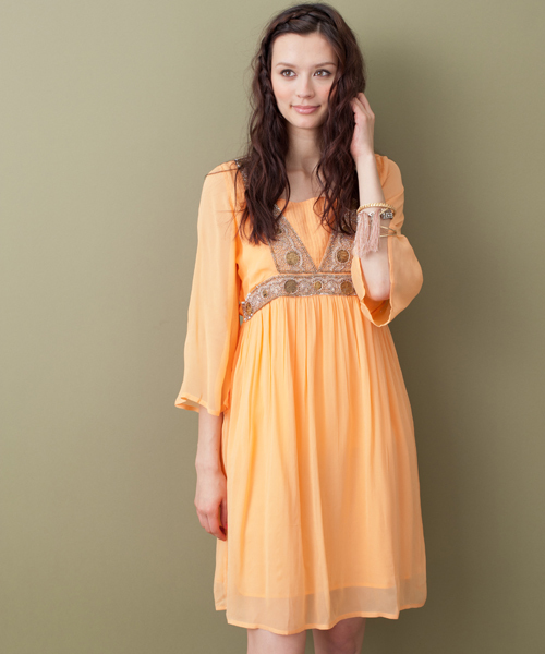 green label relaxing(グリーンレーベルリラクシング)の「INDIA ムナモト/ビーズ ワンピース(ワンピース・レディース・ブラック/シャーベット・FREE)」の14枚目の写真