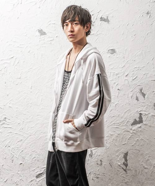 MinoriTY（マイノリティ）の「2本ライン/袖ラインZIPビッグパーカー（パーカー・メンズ・ブラック系その他2/ホワイト系その他2/グレー系その他2/ブラック系その他/ホワイト系その他/グレー系その他・FREE）」の3枚目の写真