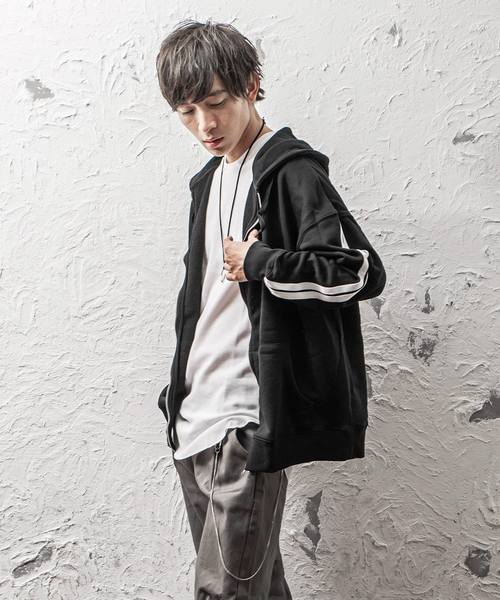 MinoriTY（マイノリティ）の「2本ライン/袖ラインZIPビッグパーカー（パーカー・メンズ・ブラック系その他2/ホワイト系その他2/グレー系その他2/ブラック系その他/ホワイト系その他/グレー系その他・FREE）」の4枚目の写真