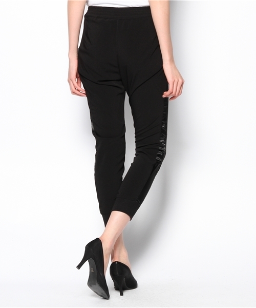 PLST（プラステ）の「サテン切替ソフトツイルイージーパンツ（その他パンツ・レディース・ブラック/ダークブルー/サーモンピンク・2）」の7枚目の写真