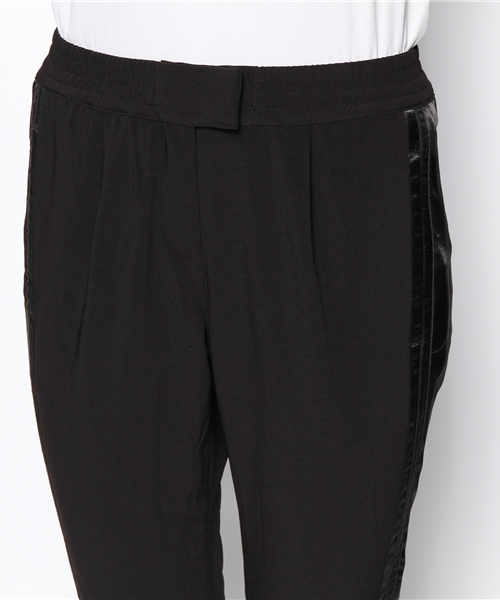 PLST（プラステ）の「サテン切替ソフトツイルイージーパンツ（その他パンツ・レディース・ブラック/ダークブルー/サーモンピンク・2）」の8枚目の写真