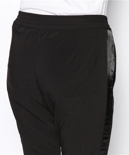 PLST（プラステ）の「サテン切替ソフトツイルイージーパンツ（その他パンツ・レディース・ブラック/ダークブルー/サーモンピンク・2）」の9枚目の写真